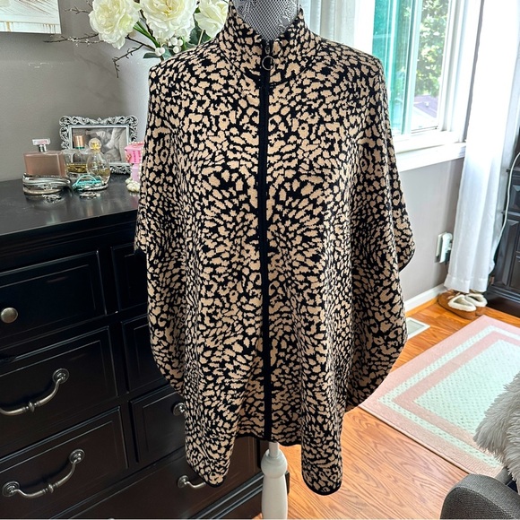 Grace the Perfect Fit Animal Print Zip Poncho Sweater – Size L - Picture 2 of 16
